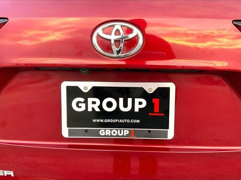 Used 2022 Toyota Highlander LE FWD image 10