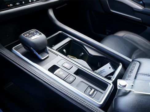 Used 2022 Nissan Pathfinder Platinum w/ Cargo Package image 34