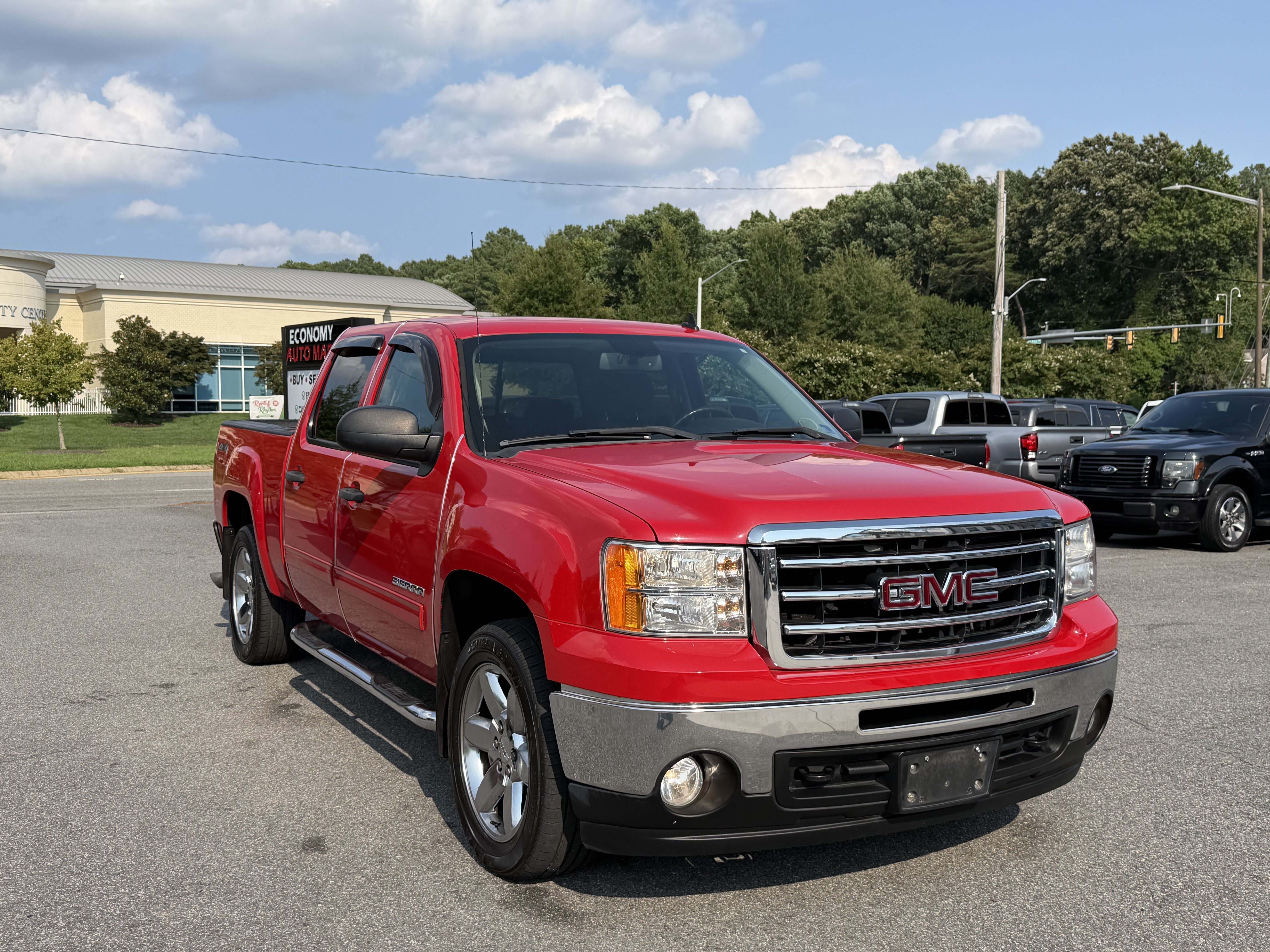 Used 2013 GMC Sierra 1500 SLE w/ Power Tech Package AWD/4WD image 3