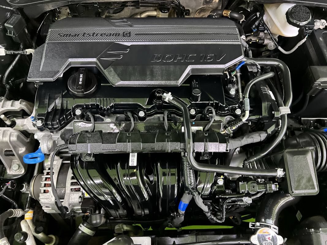 Used 2025 Hyundai Elantra SEL FWD image 28