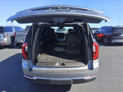 Used 2025 GMC Yukon Elevation AWD/4WD image 6