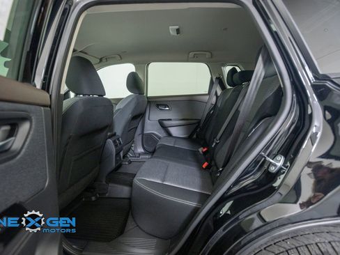 Used 2022 Nissan Rogue SV FWD image 25