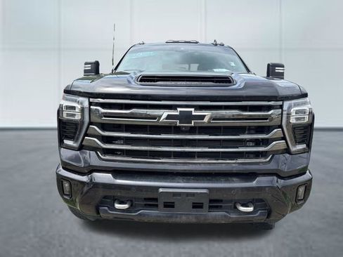 Used 2024 Chevrolet Silverado 3500 High Country w/ High Country Premium Package AWD/4WD image 6