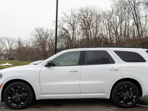 Used 2023 Dodge Durango SXT w/ SXT Blacktop Group image 9