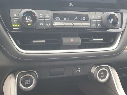 Used 2024 Toyota Grand Highlander AWD image 31