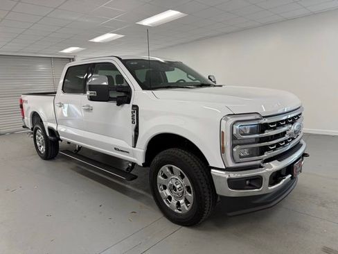 New 2026 Ford F250 Lariat w/ Chrome Package image 3