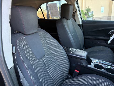 Used 2017 Chevrolet Equinox LT FWD image 24