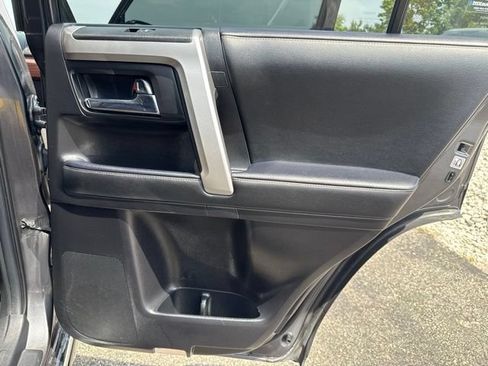Used 2022 Toyota 4Runner Limited AWD/4WD image 23