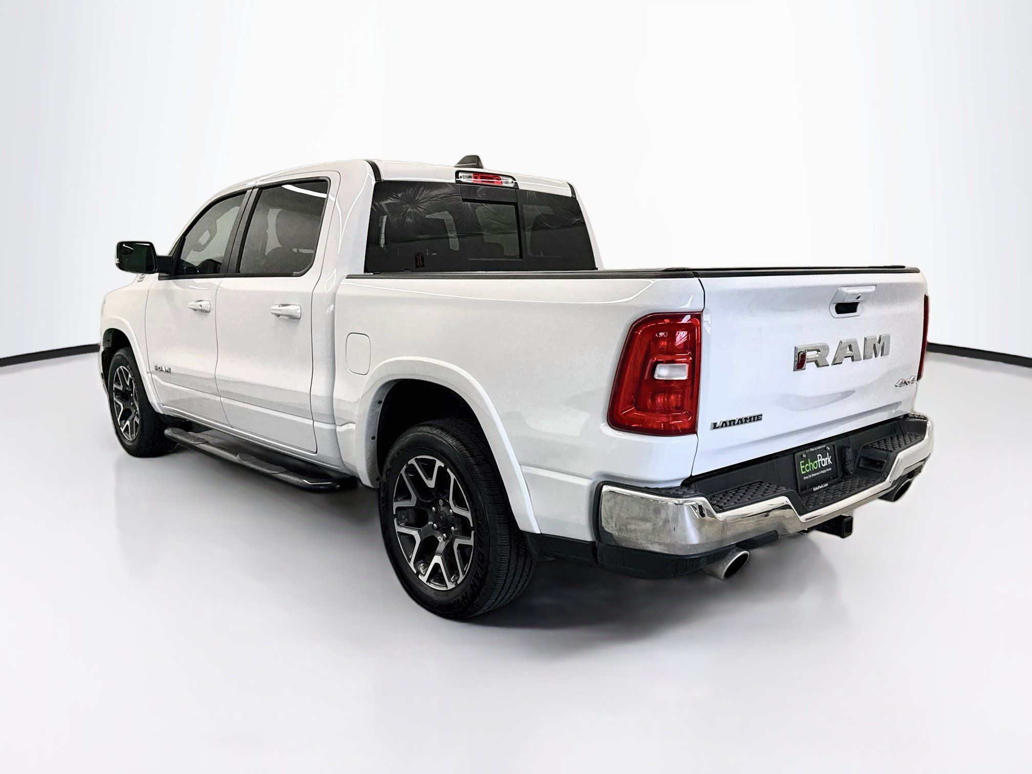 Used 2025 RAM 1500 Laramie AWD/4WD image 5