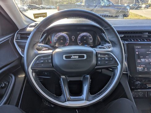 Used 2021 Jeep Grand Cherokee L Laredo w/ Luxury Tech Group I image 27