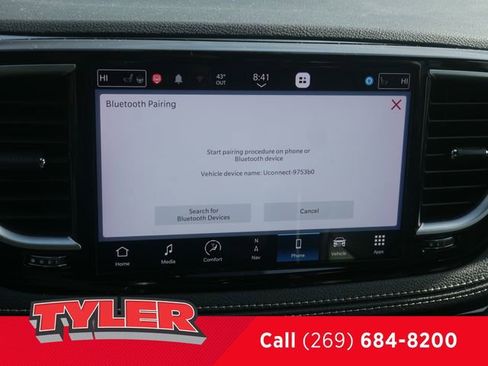 Used 2023 Chrysler Pacifica Limited w/ Uconnect Theater Family Group FWD image 52