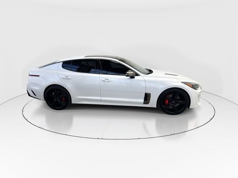 Used 2022 Kia Stinger GT1 image 9