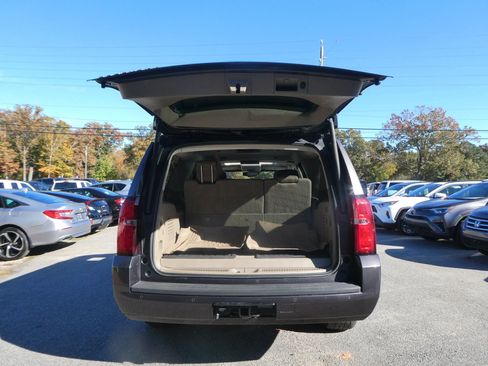 Used 2018 Chevrolet Suburban LT image 7