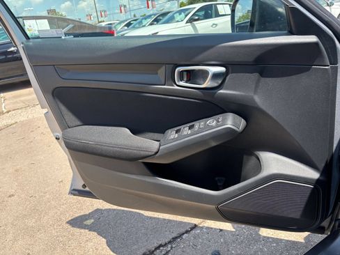 Used 2025 Honda Civic Sport image 18
