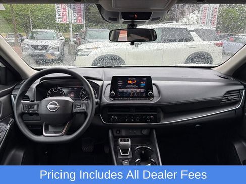 Used 2025 Nissan Rogue S AWD/4WD image 9