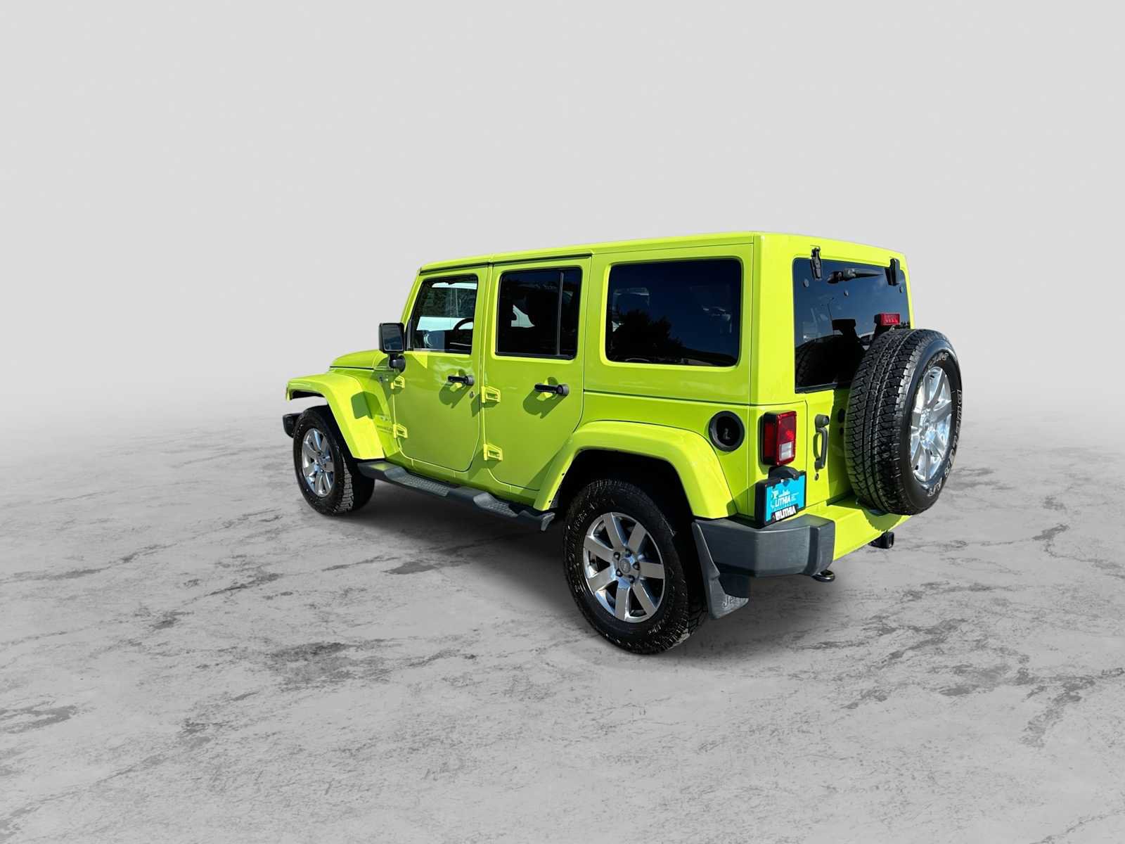 Used 2016 Jeep Wrangler Unlimited Sahara w/ Connectivity Group AWD/4WD image 6