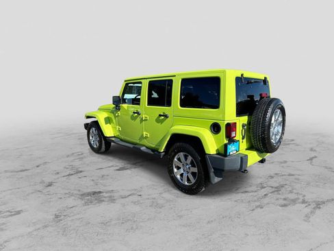 Used 2016 Jeep Wrangler Unlimited Sahara w/ Connectivity Group AWD/4WD image 6