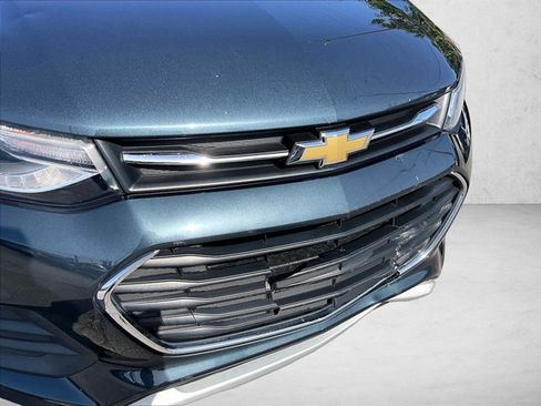 Used 2021 Chevrolet Trax LT w/ Driver Confidence Package FWD image 27