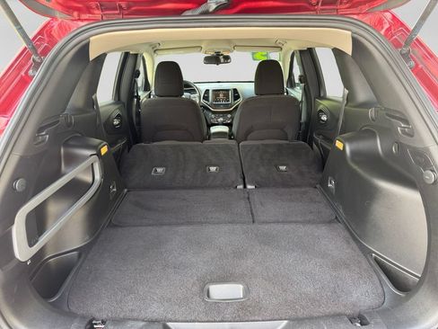 Used 2015 Jeep Cherokee Latitude w/ Cold Weather Group AWD/4WD image 29