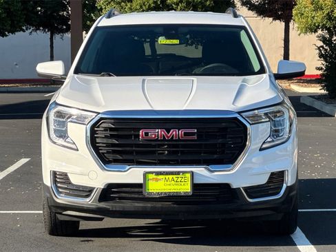 Used 2023 GMC Terrain SLE w/ Driver Convenience Package image 6