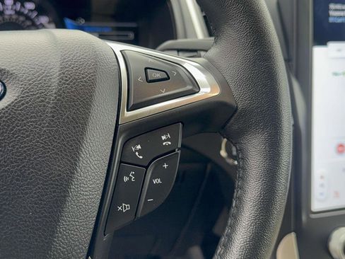 Used 2022 Ford Edge SEL w/ Convenience Package image 16