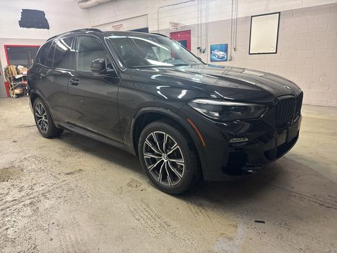 Used 2019 BMW X5 xDrive40i w/ M Sport Package AWD/4WD image 1