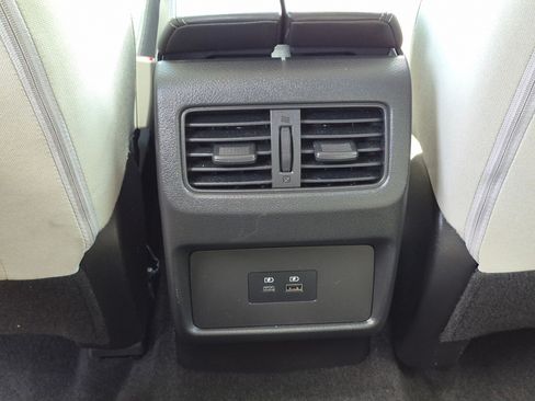 Used 2023 Nissan Rogue SV AWD/4WD image 25