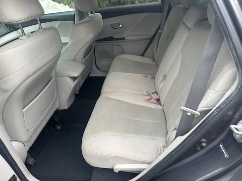 Used 2010 Toyota Venza FWD image 9