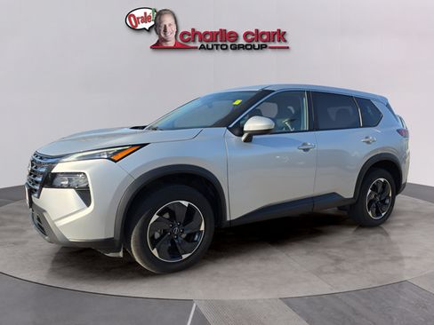 Certified 2025 Nissan Rogue SV FWD image 1