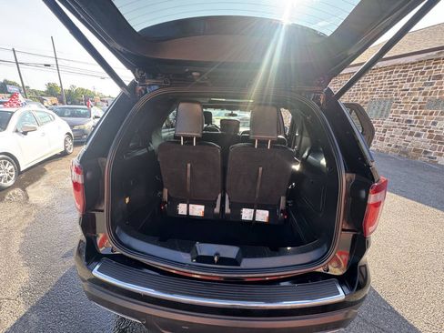 Used 2018 Ford Explorer XLT w/ Equipment Group 202A AWD/4WD image 26