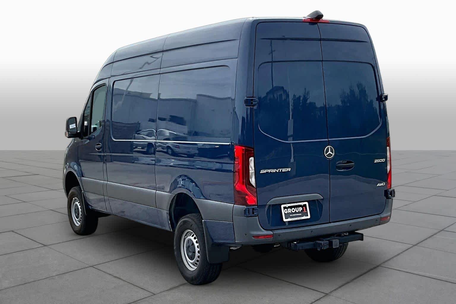 Used 2024 Mercedes-Benz Sprinter 2500 image 4