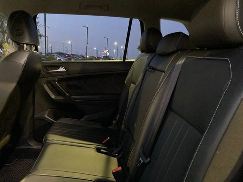 Used 2022 Volkswagen Tiguan SE image 11