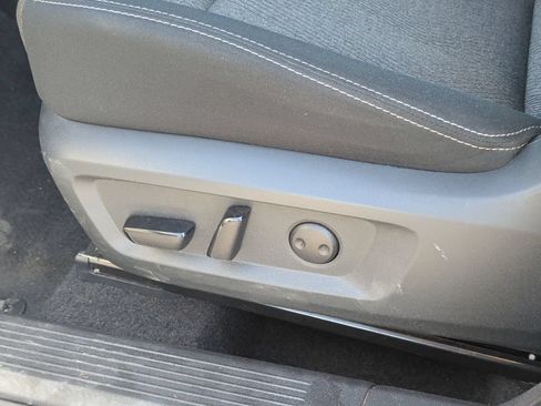 Used 2025 Nissan Rogue SV AWD/4WD image 26