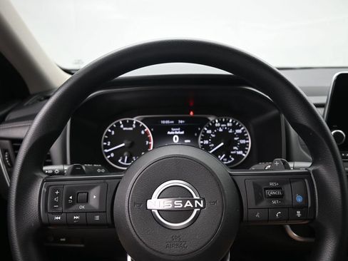 Used 2024 Nissan Rogue SV FWD image 13