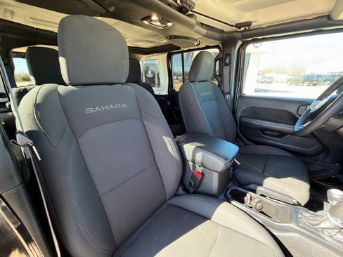 Used 2023 Jeep Wrangler Sahara image 26