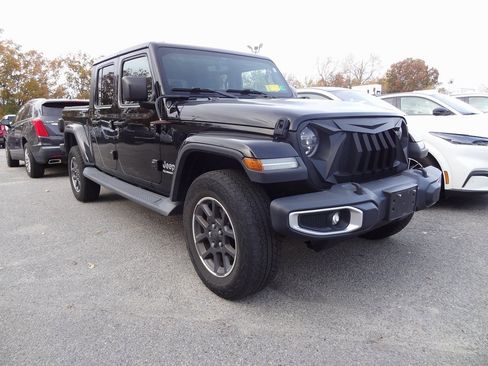 Used 2020 Jeep Gladiator Overland image 1