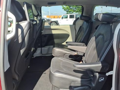 Certified 2020 Chrysler Pacifica Limited FWD image 15