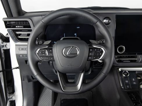 Used 2025 Lexus GX 550 image 23