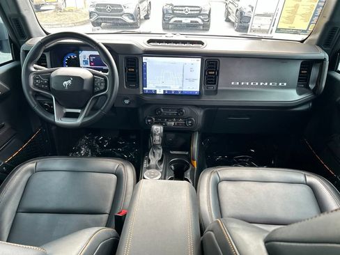 Used 2024 Ford Bronco Badlands w/ Sasquatch Package AWD/4WD image 10