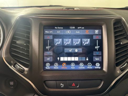 Used 2020 Jeep Cherokee Trailhawk w/ Comfort/Convenience Group image 28