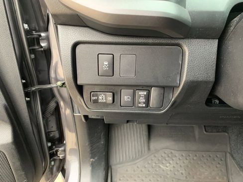 Used 2022 Toyota Tacoma TRD Sport image 32