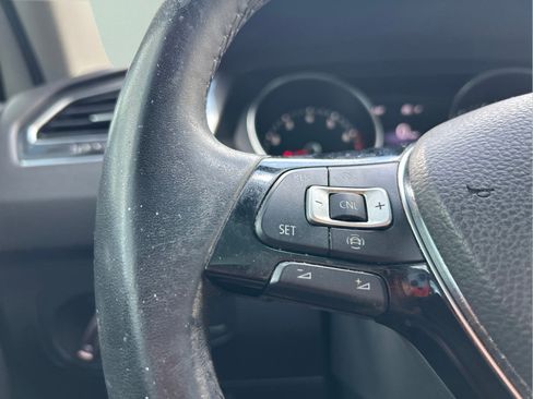 Used 2019 Volkswagen Tiguan SE w/ Panoramic Sunroof Package FWD image 14