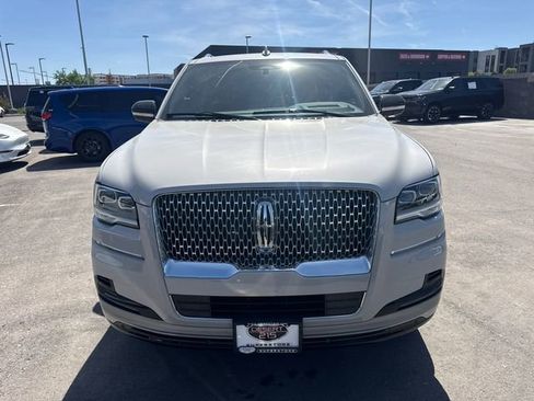 Used 2024 Lincoln Navigator Reserve image 2
