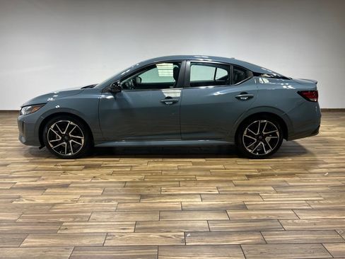 Used 2025 Nissan Sentra SR w/ SR Premium Package FWD image 28