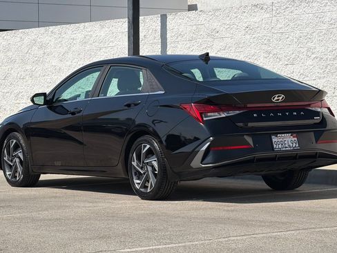 Used 2024 Hyundai Elantra Limited FWD image 6