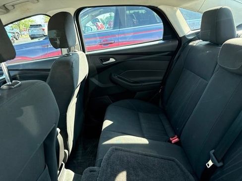 Used 2015 Ford Focus SE FWD image 10