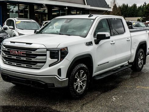 Used 2023 GMC Sierra 1500 SLE AWD/4WD image 4