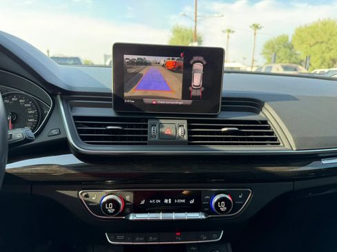 Used 2020 Audi Q5 2.0T Premium w/ Convenience Package AWD/4WD image 14