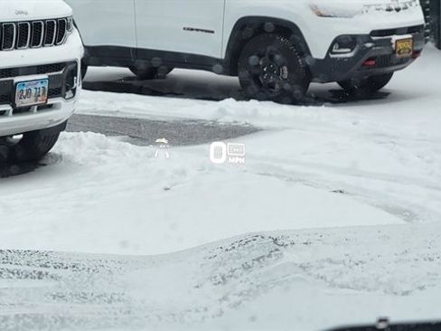 Used 2025 GMC Canyon AT4 image 39