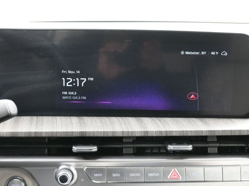 Used 2024 Kia Telluride EX w/ EX Captain's Chair Package image 32